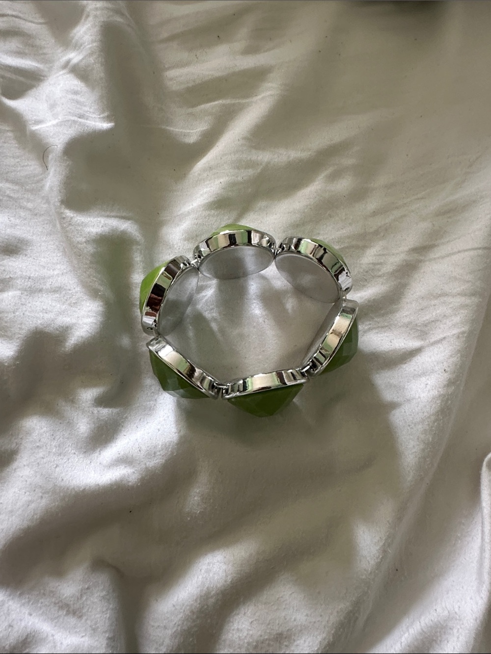 Green Oval Statement Stretchable Bracelet - Women Jewelry - Picture 4 of 5